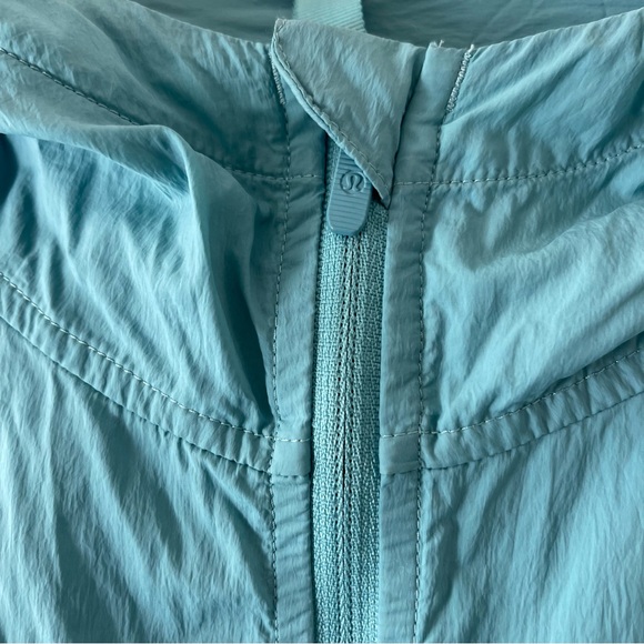 Lululemon Pack it down Light Blue Hooded Jacket - Picture 5 of 8